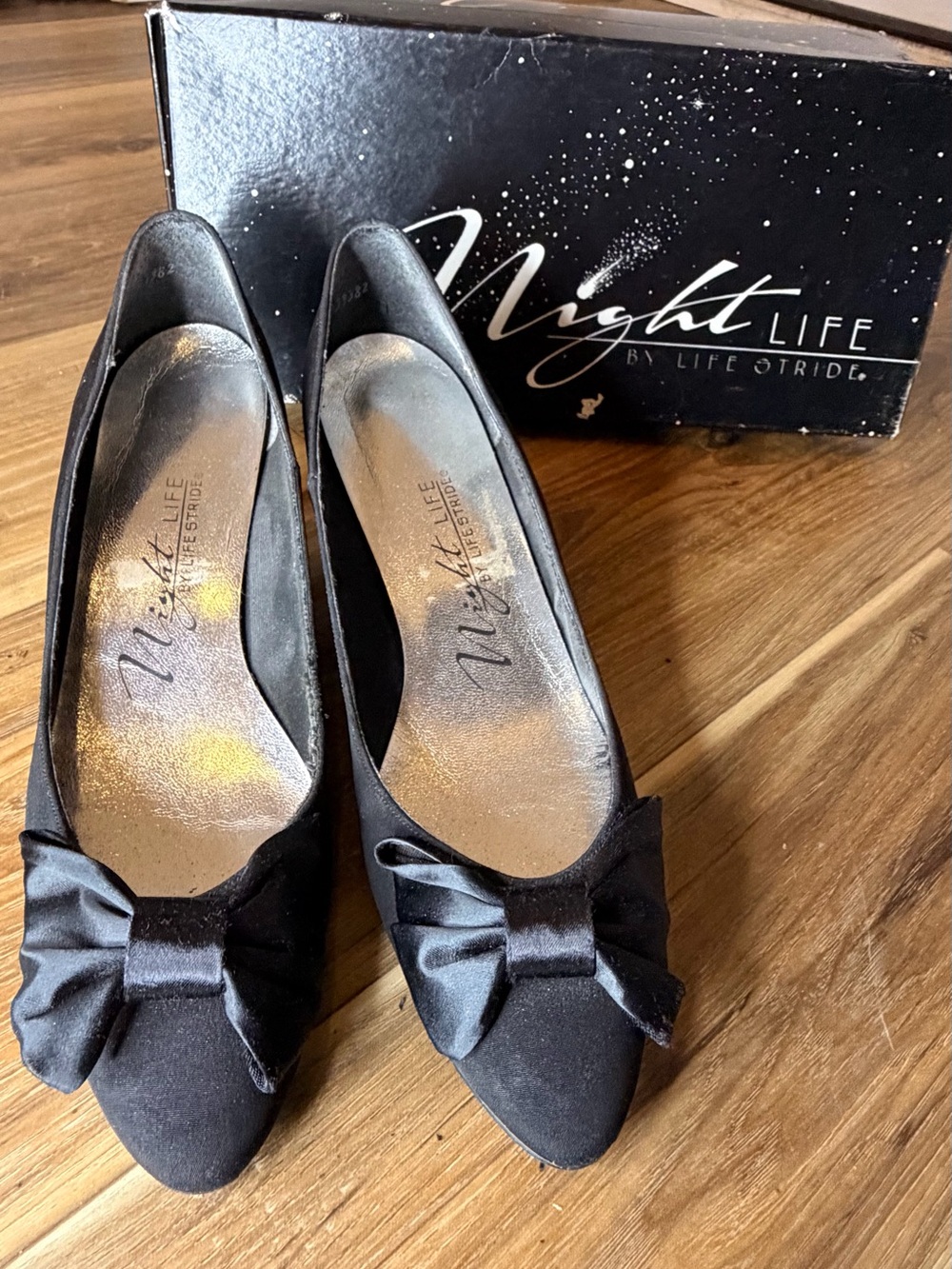 Vintage 1980s Night Life by Life Stride Black Bow Pumps Evening Heels w/ Box